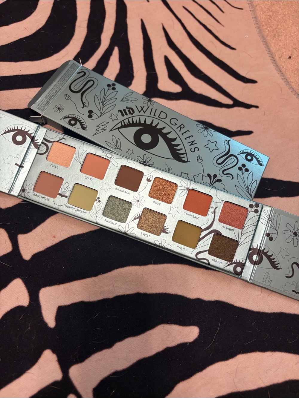 Urban Decay Wild Greens Eyeshadow Palette - Vegan eyeshadow palette New in box